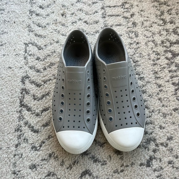 Unisex Grey Native Shoes M8/W10 - Picture 4 of 9